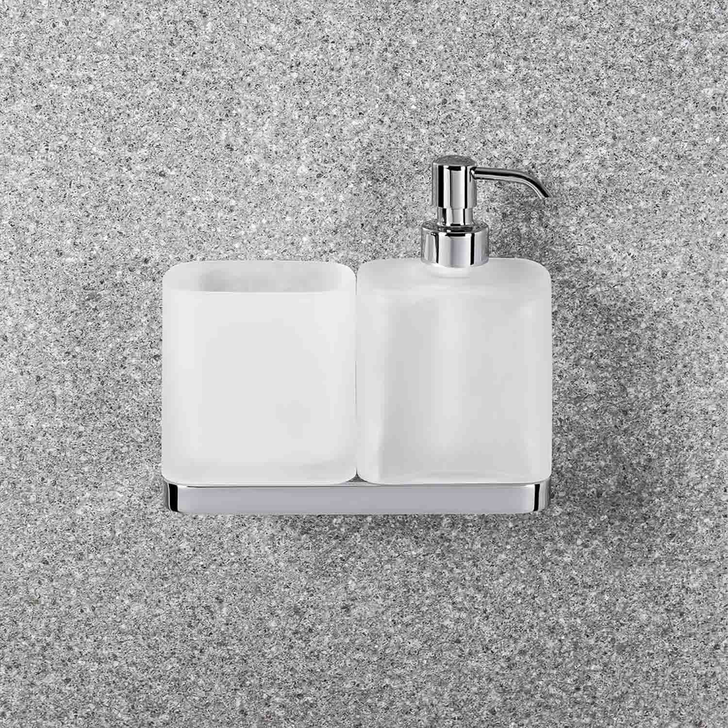 Porta bicchiere e spandisapone in ottone e vetro acidato collezione Time di Colombo Design