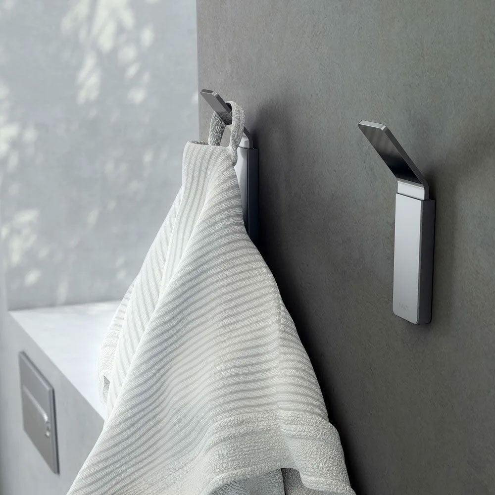 Appendino a muro in acciaio cromato della collezione 'Line' by Cosmic