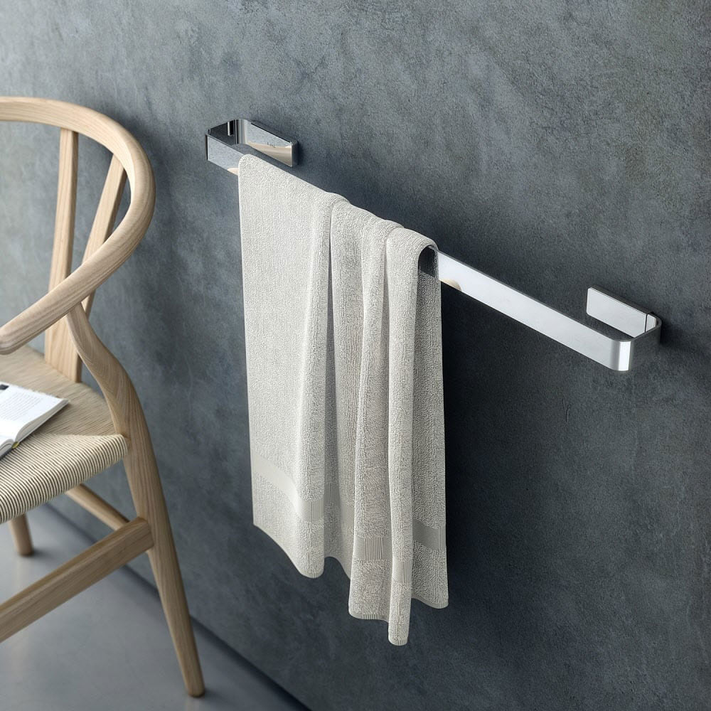 Porta asciugamano a muro in acciaio cromato della collezione 'Line' by Cosmic - cm 60x6