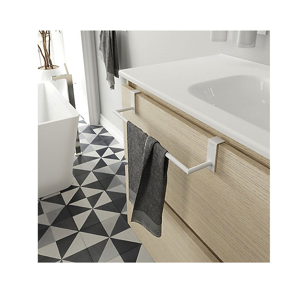 Porta asciugamani da appoggio in ottone verniciato della collezione 'Stick' by Cosmic - cm 28 - Bianco