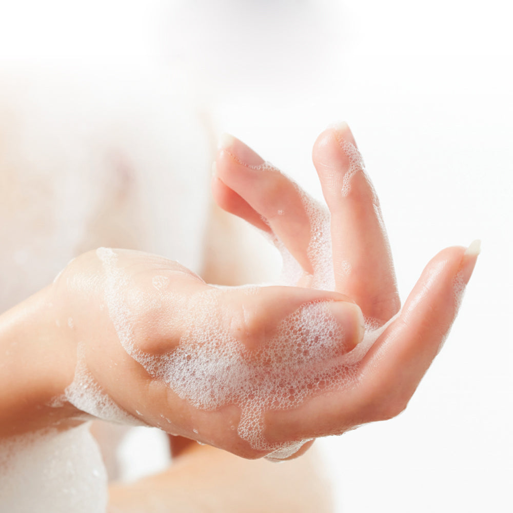 Dispenser sapone o disinfettante mani a parete di Gedy modello Squid - Bianco