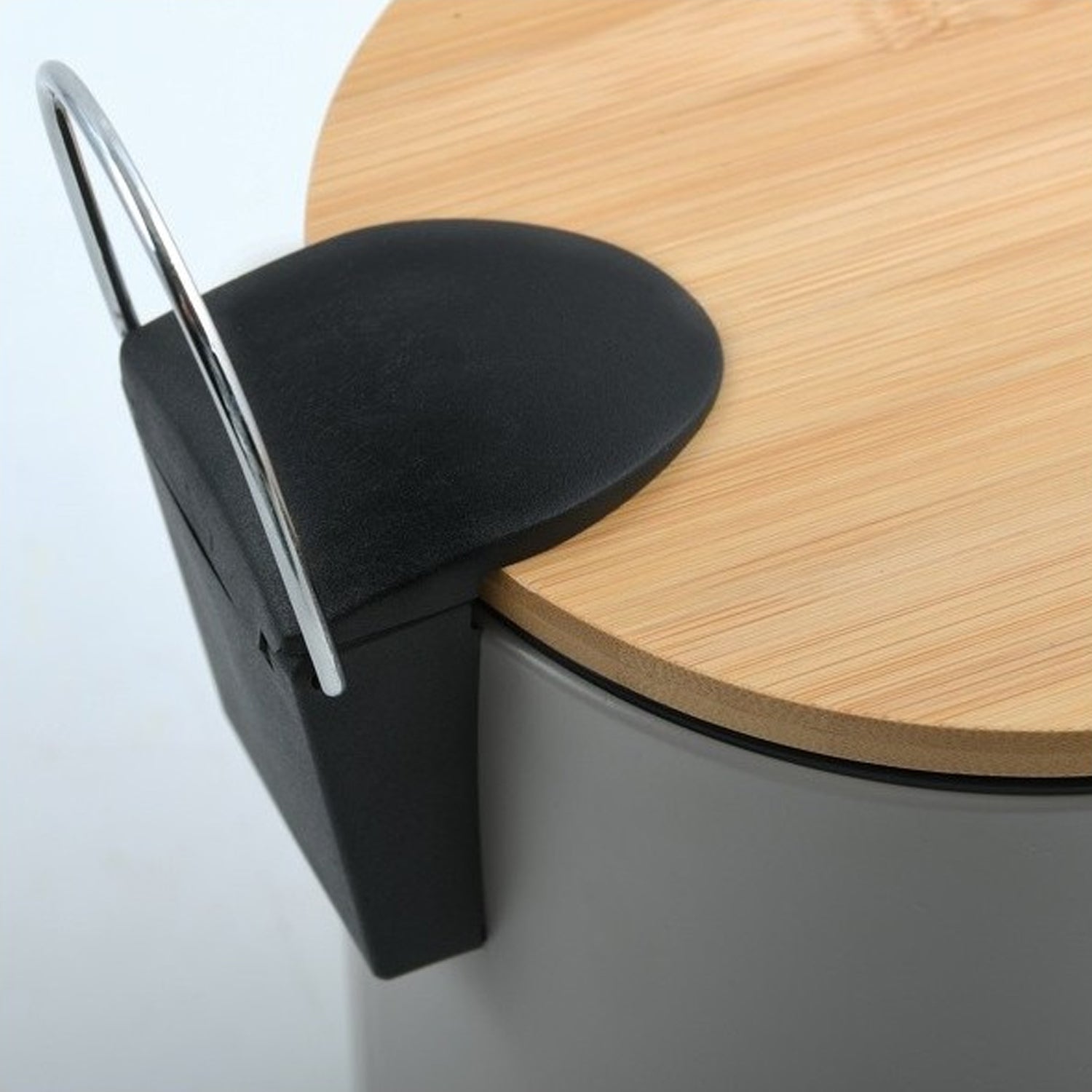 Pattumiera a pedale 5L in Acciaio e BambÃ¹ modello Adonis - Tortora Opaco