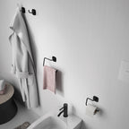 Appendiabiti doppio in acciaio inox e cromall Teide di Gedy - Nero Matt