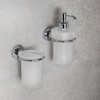 Dispenser Sapone in ottone cromato con Contenitore in vetro satinato Colombo Design collezione Basic Con fissaggio a tassello