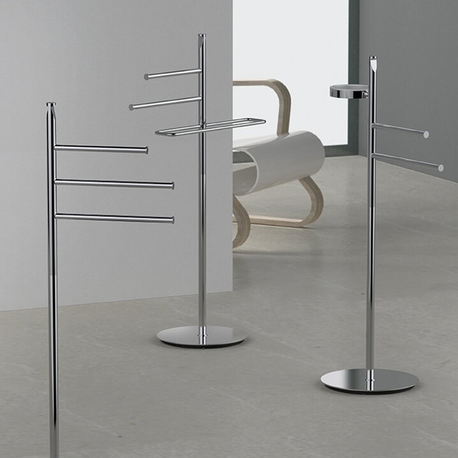 Piantana con 3 porta salviette in ottone Planets di Colombo Design