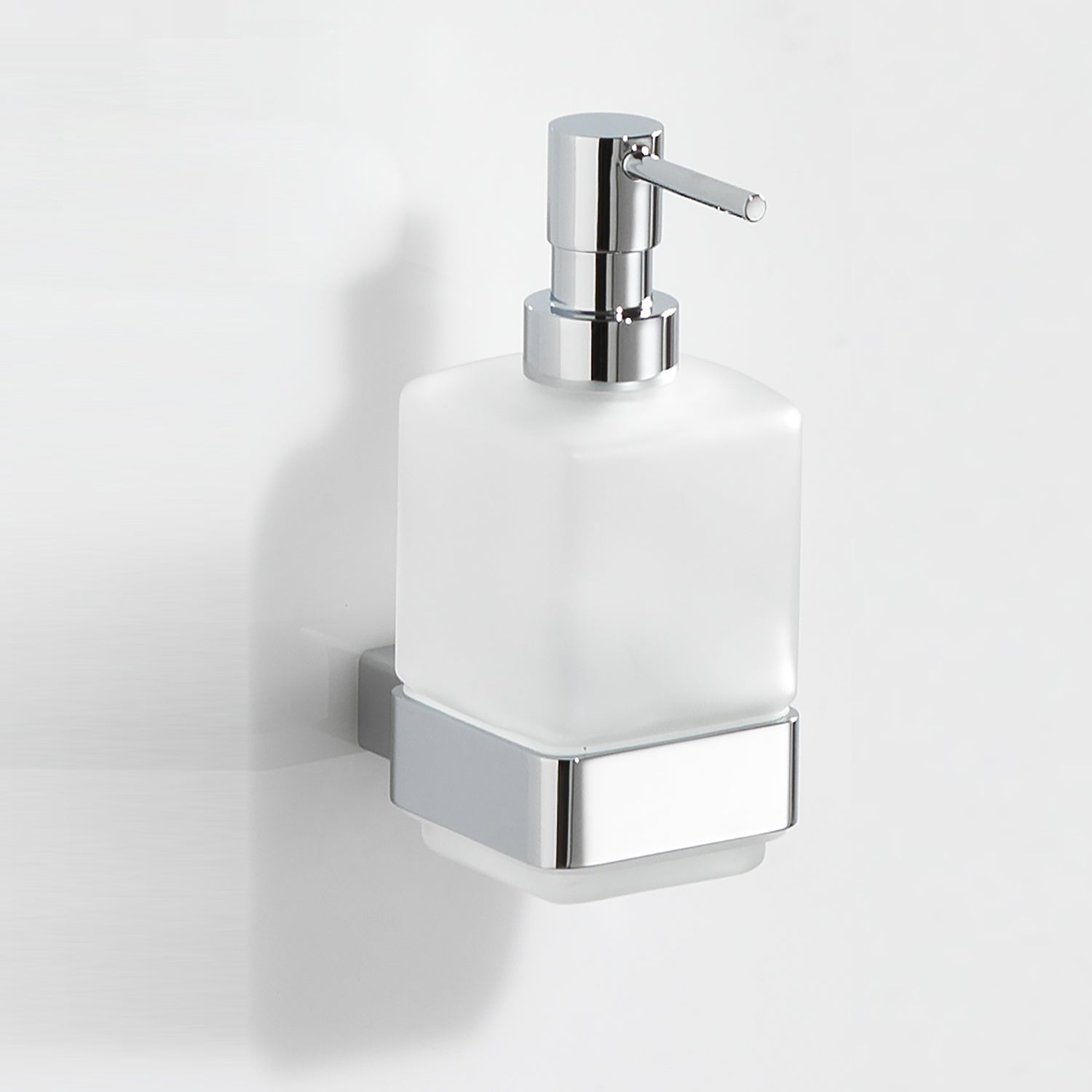 Dispenser Sapone a parete di Gedy serie Lounge con erogatore in Ottone - Cromato