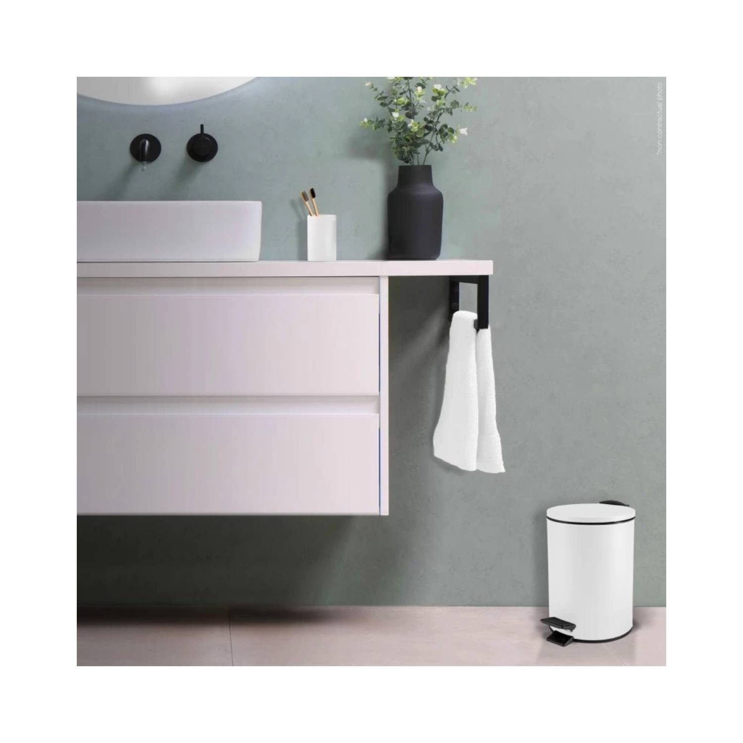 Pattumiera a pedale modello Adelar 3 litri colore bianco opaco