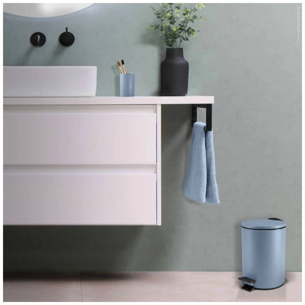 Pattumiera a pedale modello Adelar in acciaio capienza 3 litri colore blu opaco