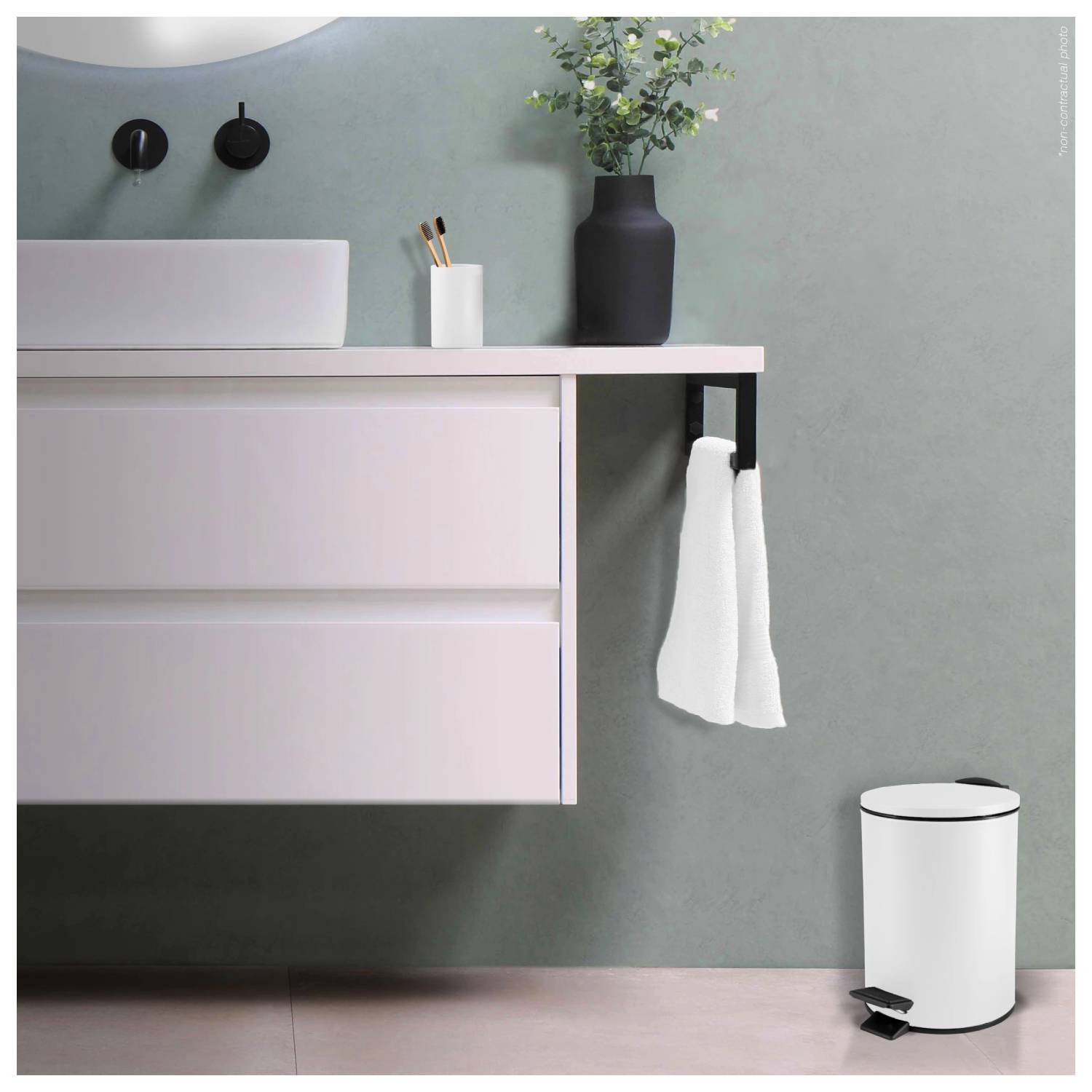 Pattumiera a pedale modello Adelar in acciaio capienza 5litri colore bianco opaco