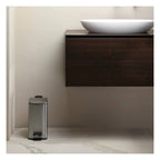 Pattumiera a pedale modello Erik capacitÃ  5 litri  in acciaio inox spazzolato