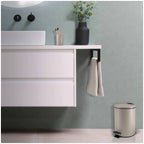 Pattumiera a pedale modello Adelar capienza 5 litri colore tortora opaco