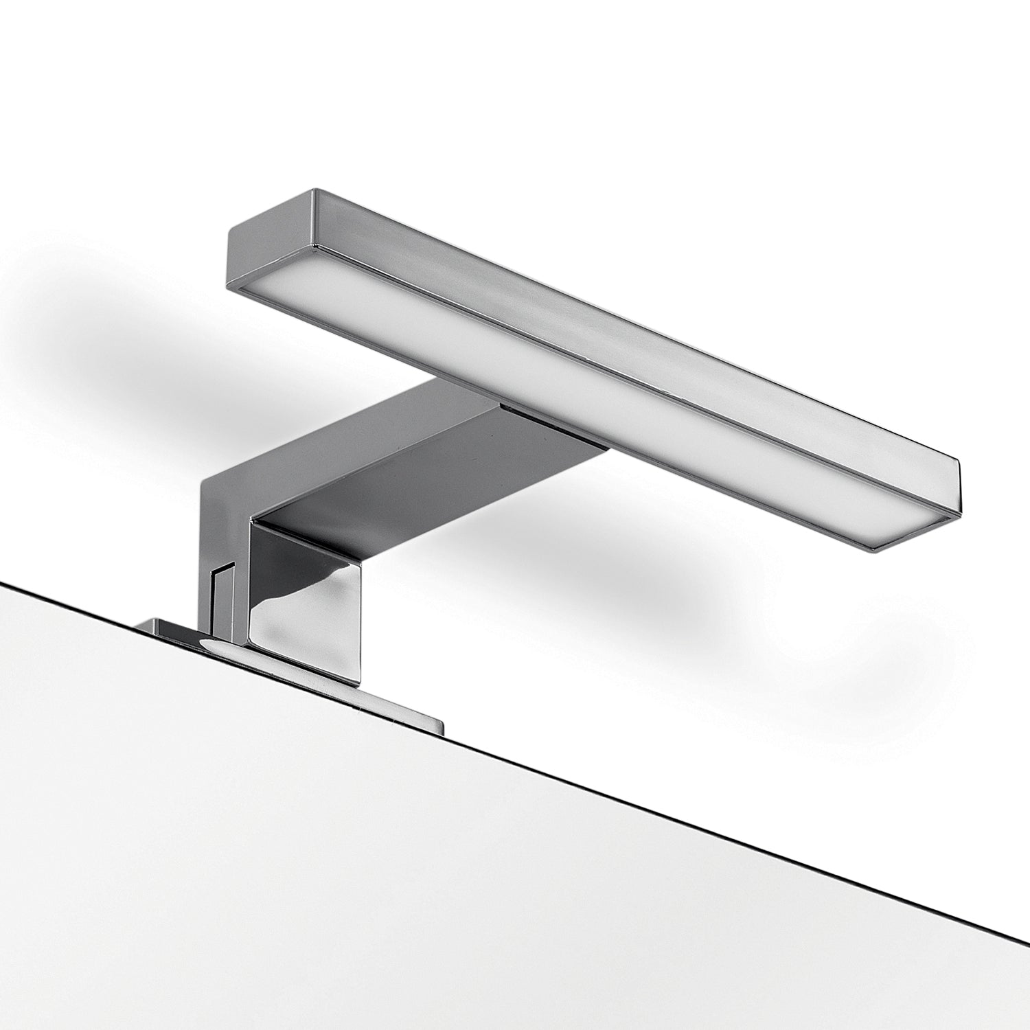 Lampada Led per specchio da 18 cm con attacco universale modello Madeira di Gedy - Cromato