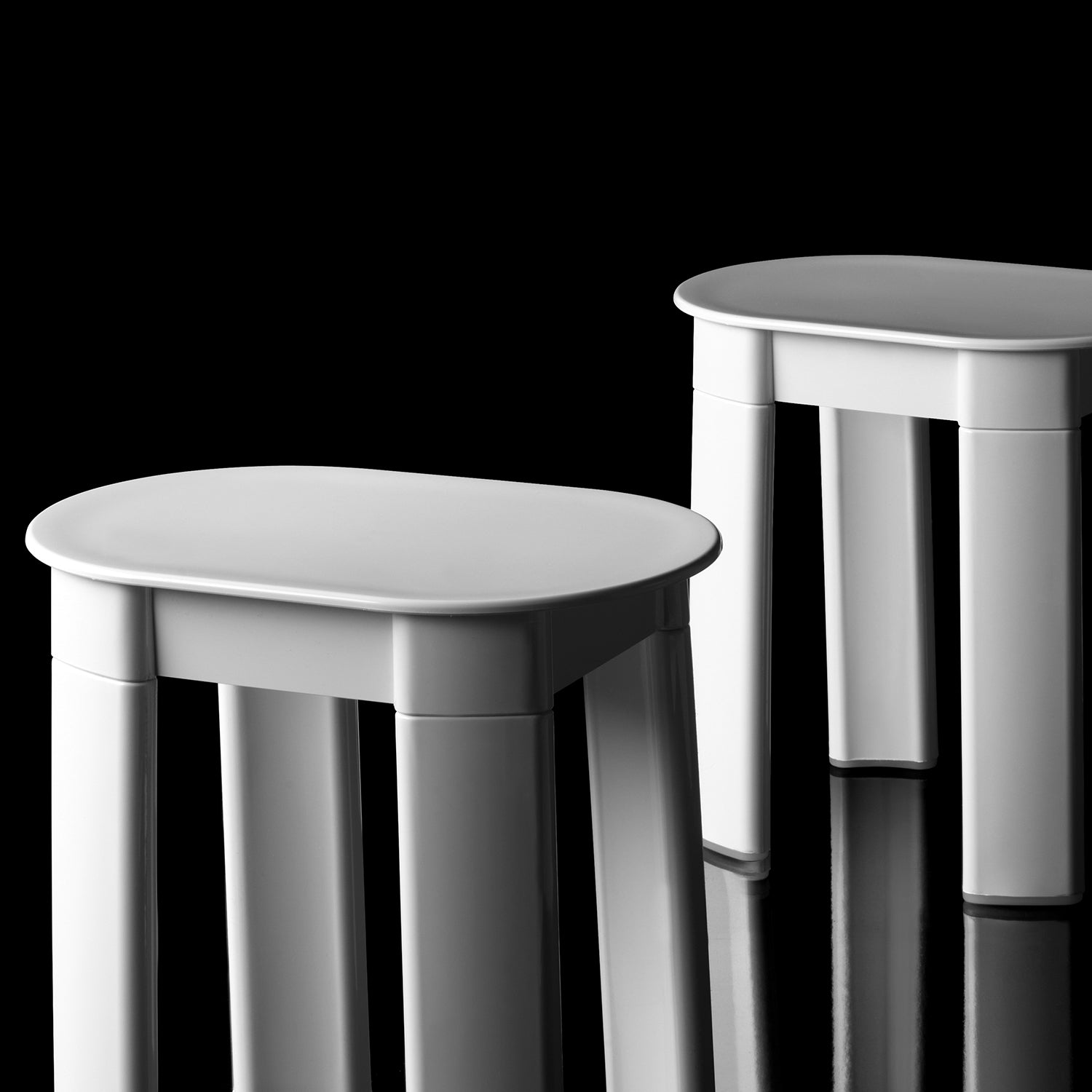 Sgabello Gedy modello Tetra in resine termoplastiche - Bianco